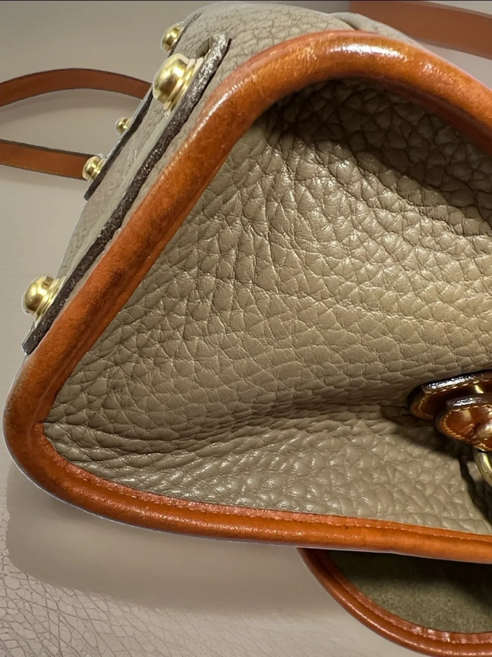 🦆 DOONEY & BOURKE ESSEX LARGE TAUPE AWL PEBBLED WITH BRITISH TAN TRIM CROSSBODY